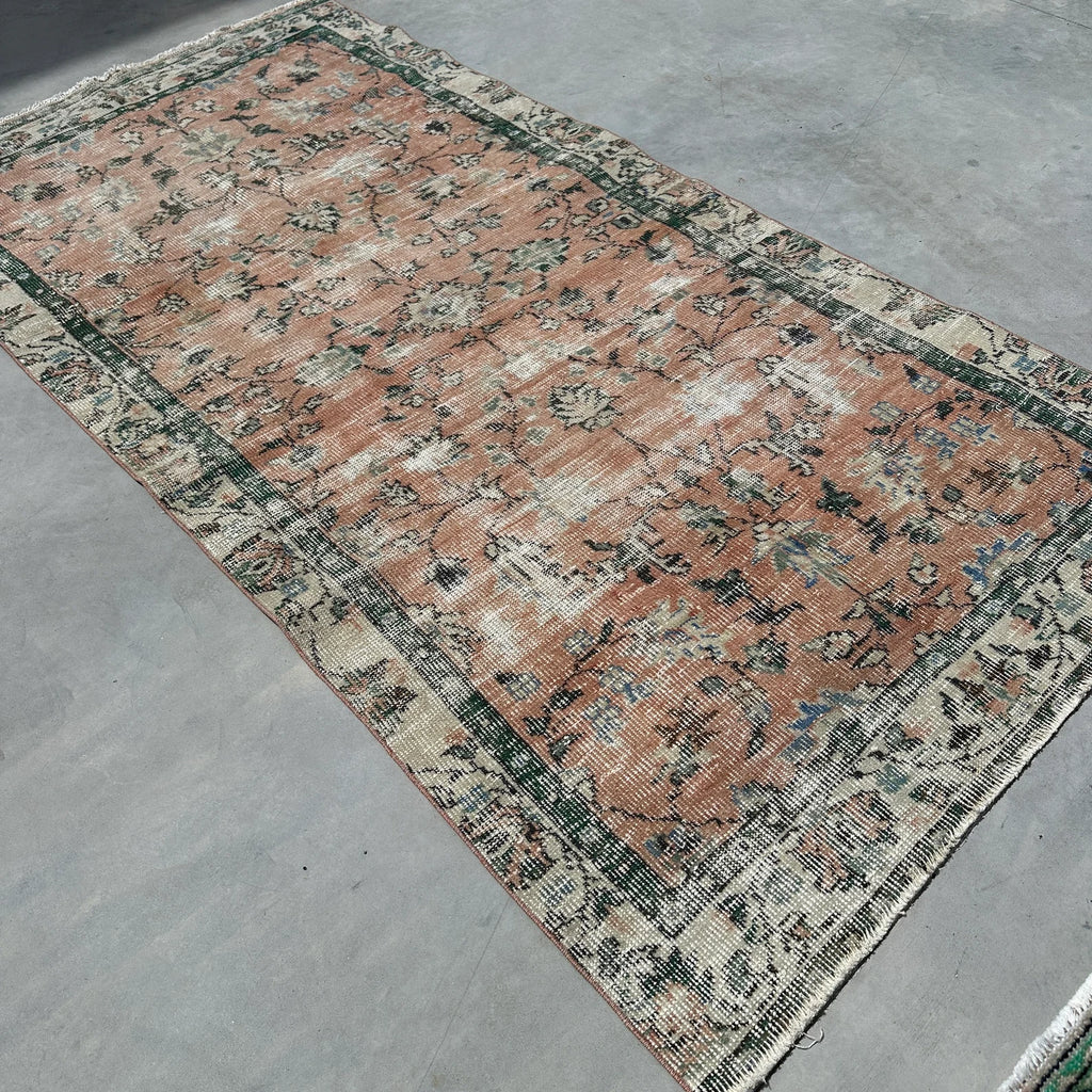 Vintage Turkish Accent Area rug 4.6 x 9 ft