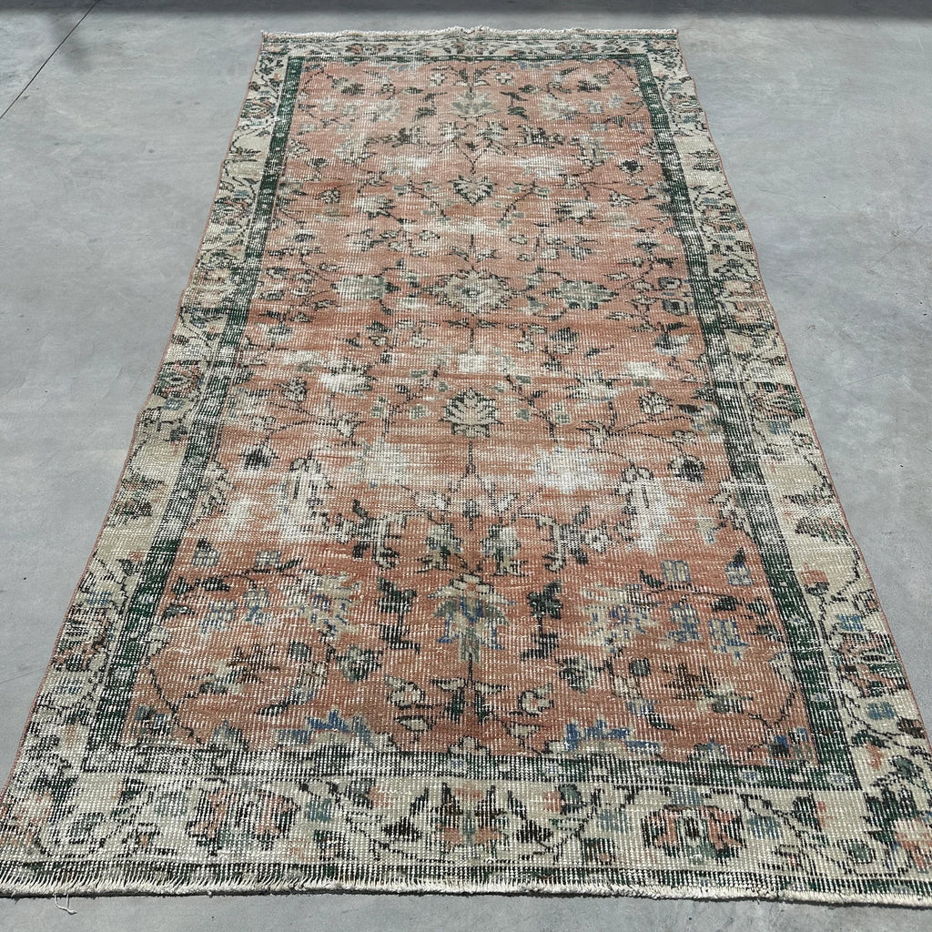 Vintage Turkish Accent Area rug 4.6 x 9 ft