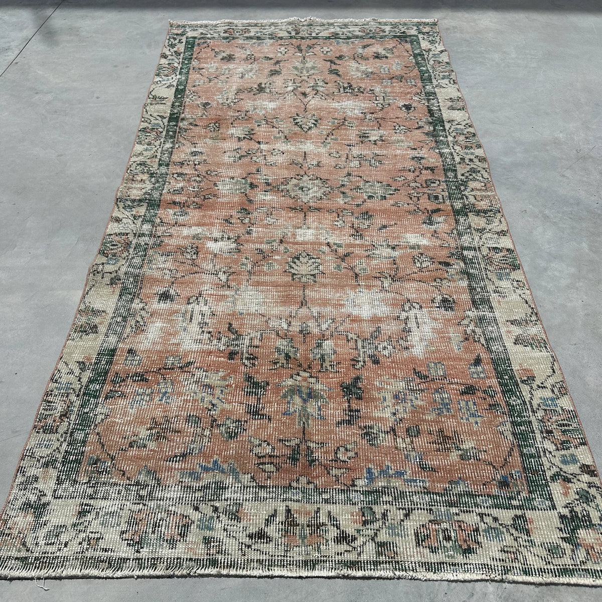 Vintage Turkish Accent Area rug 4.6 x 9 ft