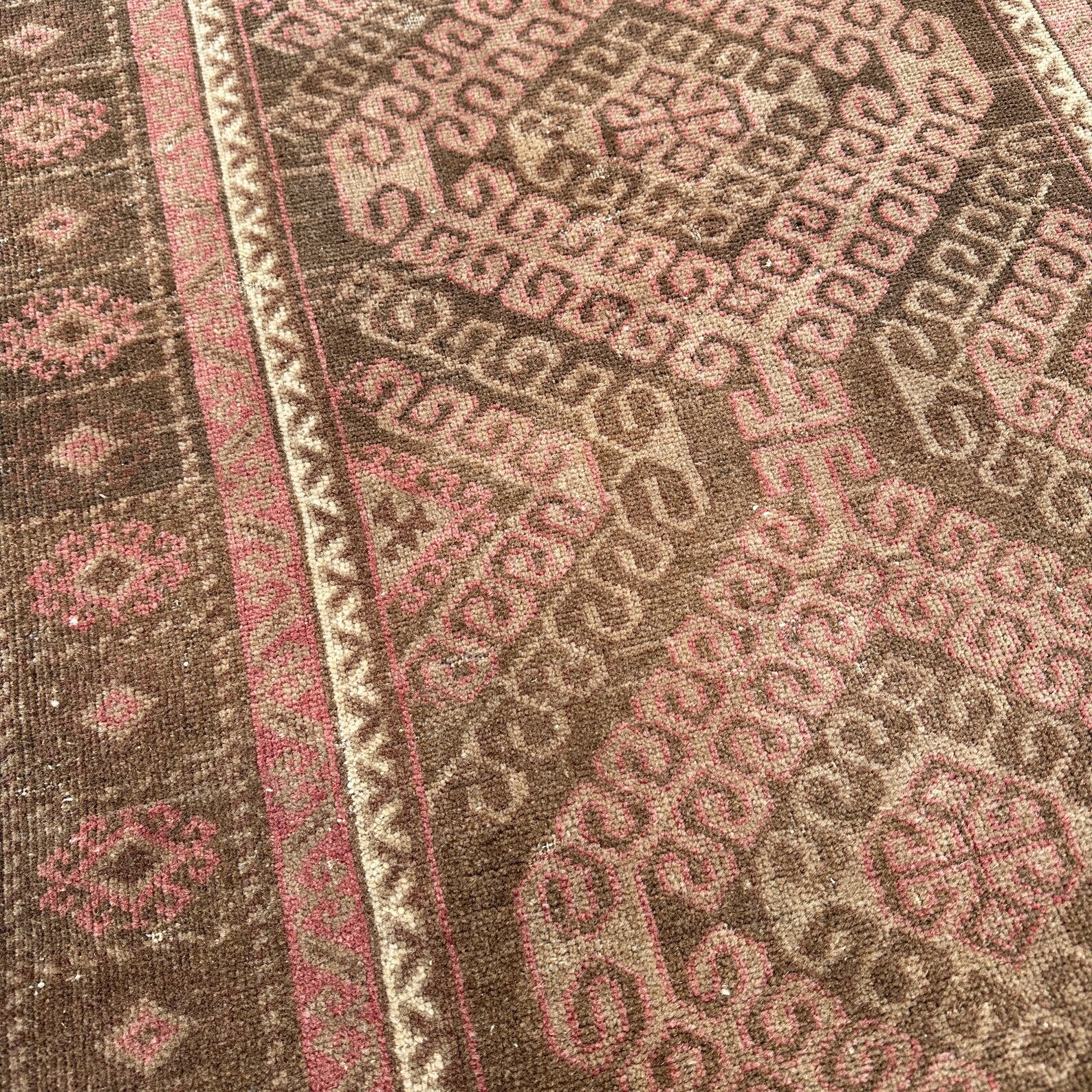 Vintage Turkish Accent Area rug 3.4 x 6.6 ft