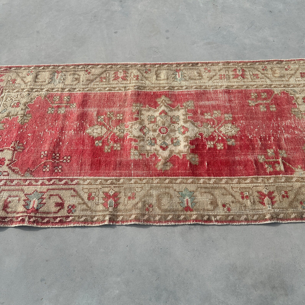 Vintage Turkish Accent Area rug 2.8 x 5.7 ft
