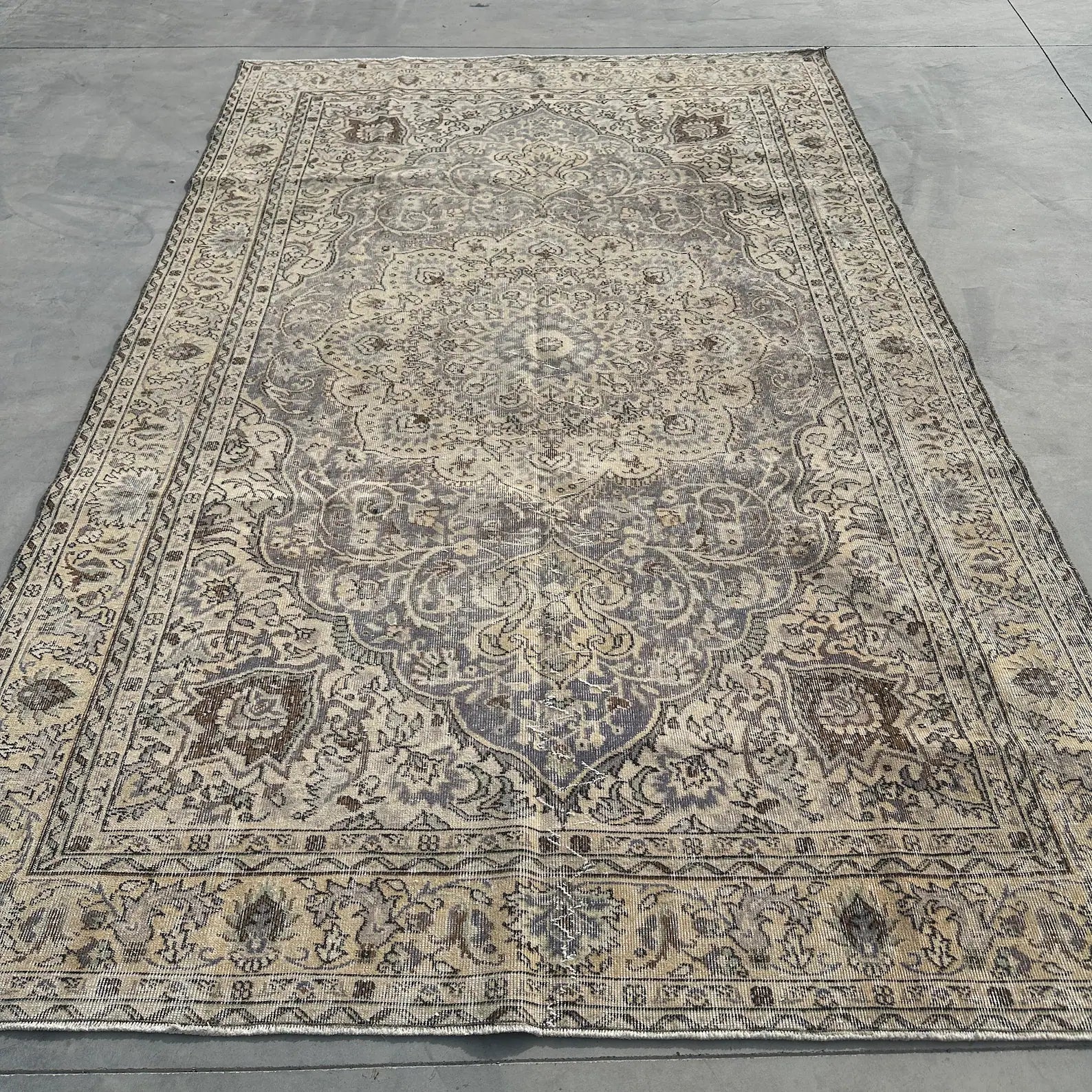 XL Vintage Turkish Accent Area Rug 6.8 x 10.6 ft