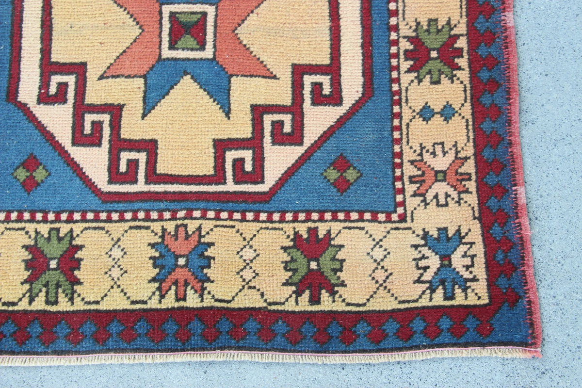 Vintage Turkish Accent Area rug 3.2 x 7.7 ft