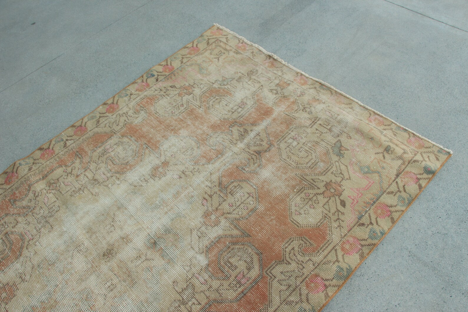 Vintage Turkish Accent Area rug 4.2 x 7.3 ft