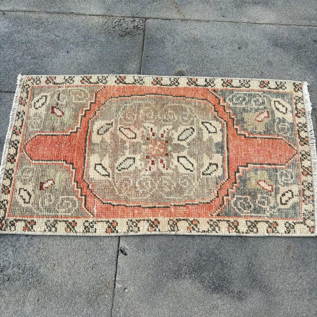 Vintage Turkish Mini Rug 1.5 x 2.7 ft