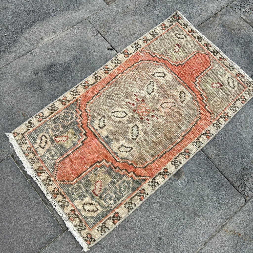 Vintage Turkish Mini Rug 1.5 x 2.7 ft