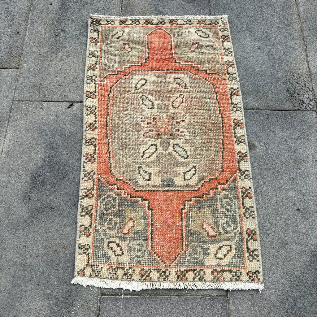 Vintage Turkish Mini Rug 1.5 x 2.7 ft
