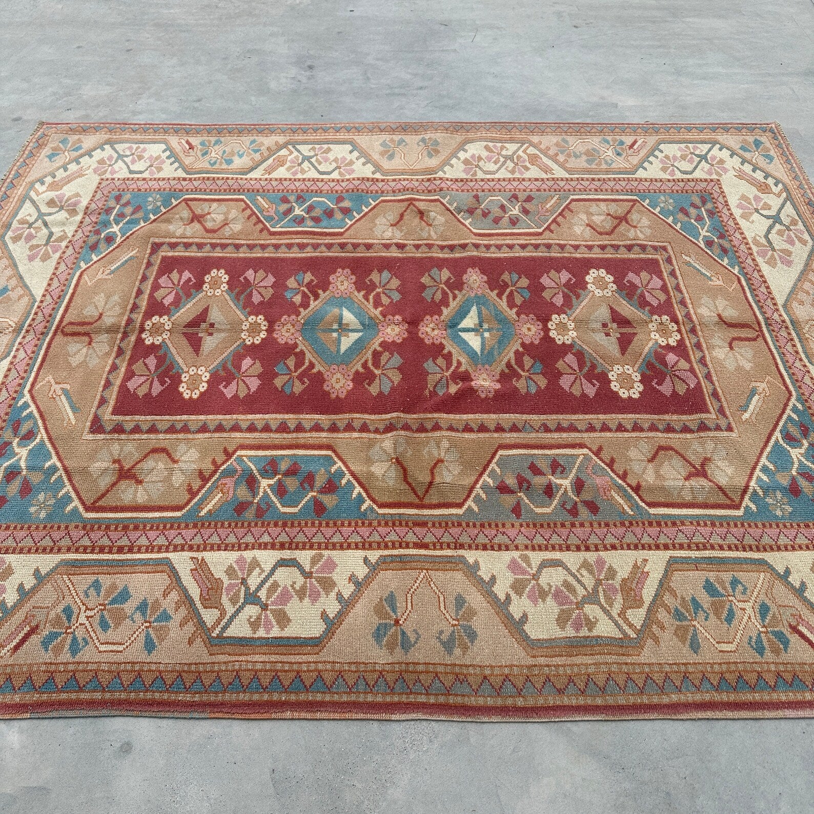 XL Vintage Turkish Accent Area rug 5.8 x 7.3 ft