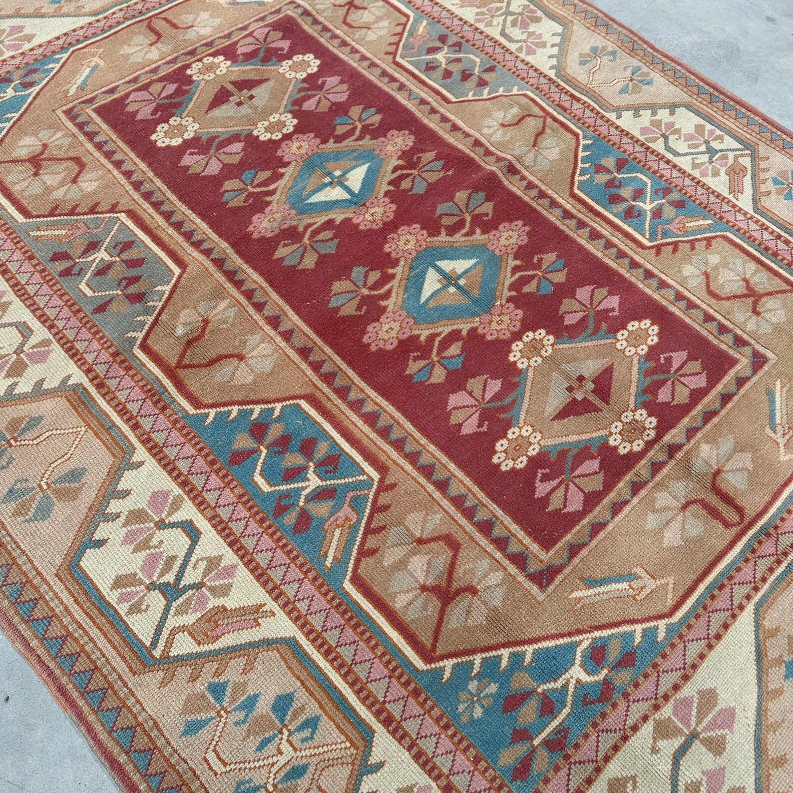 XL Vintage Turkish Accent Area rug 5.8 x 7.3 ft