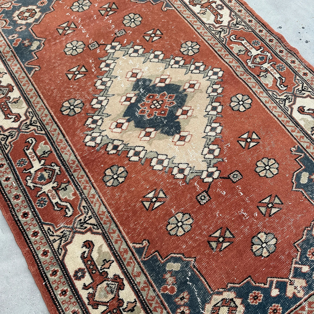 Vintage Turkish Accent Area rug 3.9 x 6.4 ft