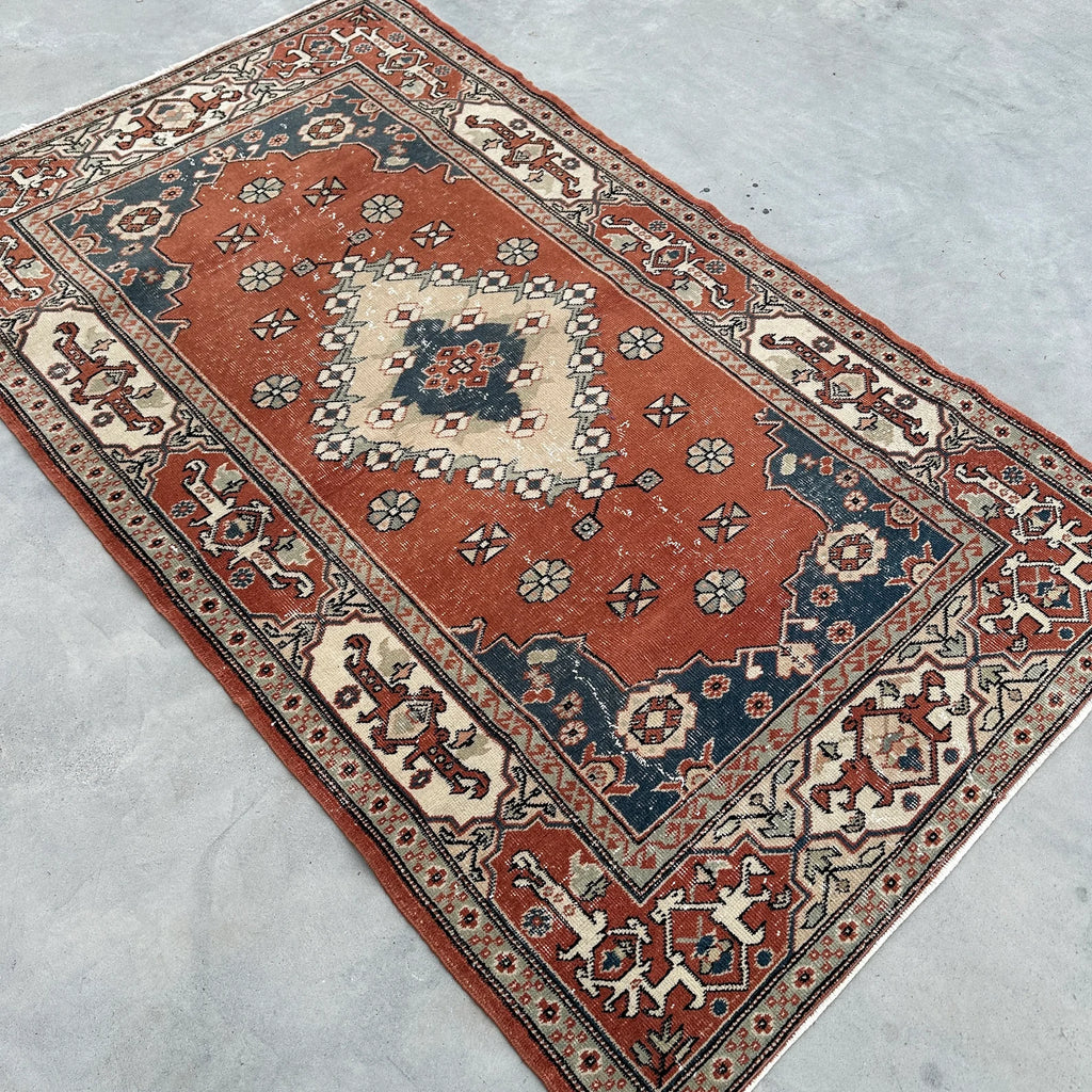 Vintage Turkish Accent Area rug 3.9 x 6.4 ft
