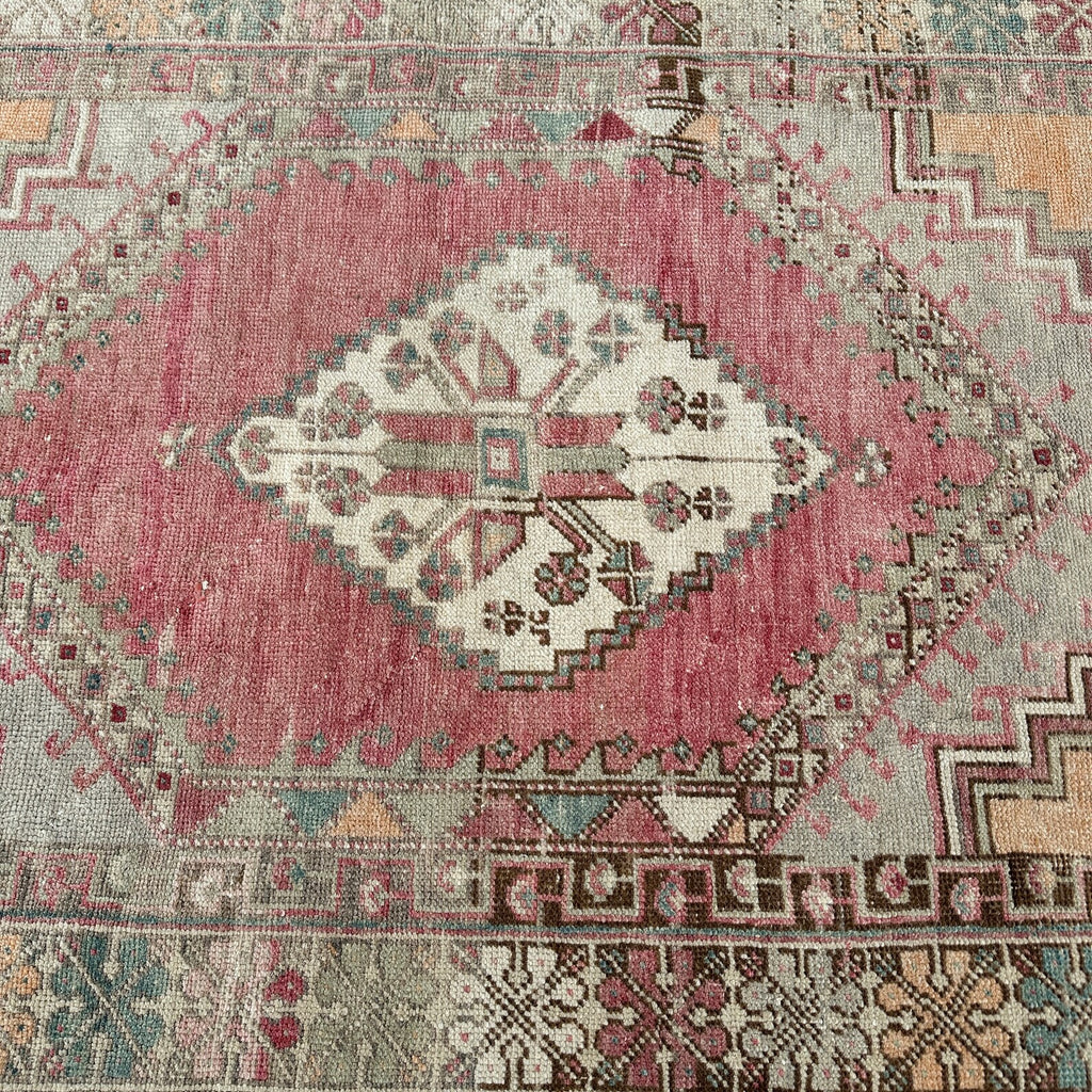 Vintage Turkish Accent Area rug 3.8 x 6.1 ft