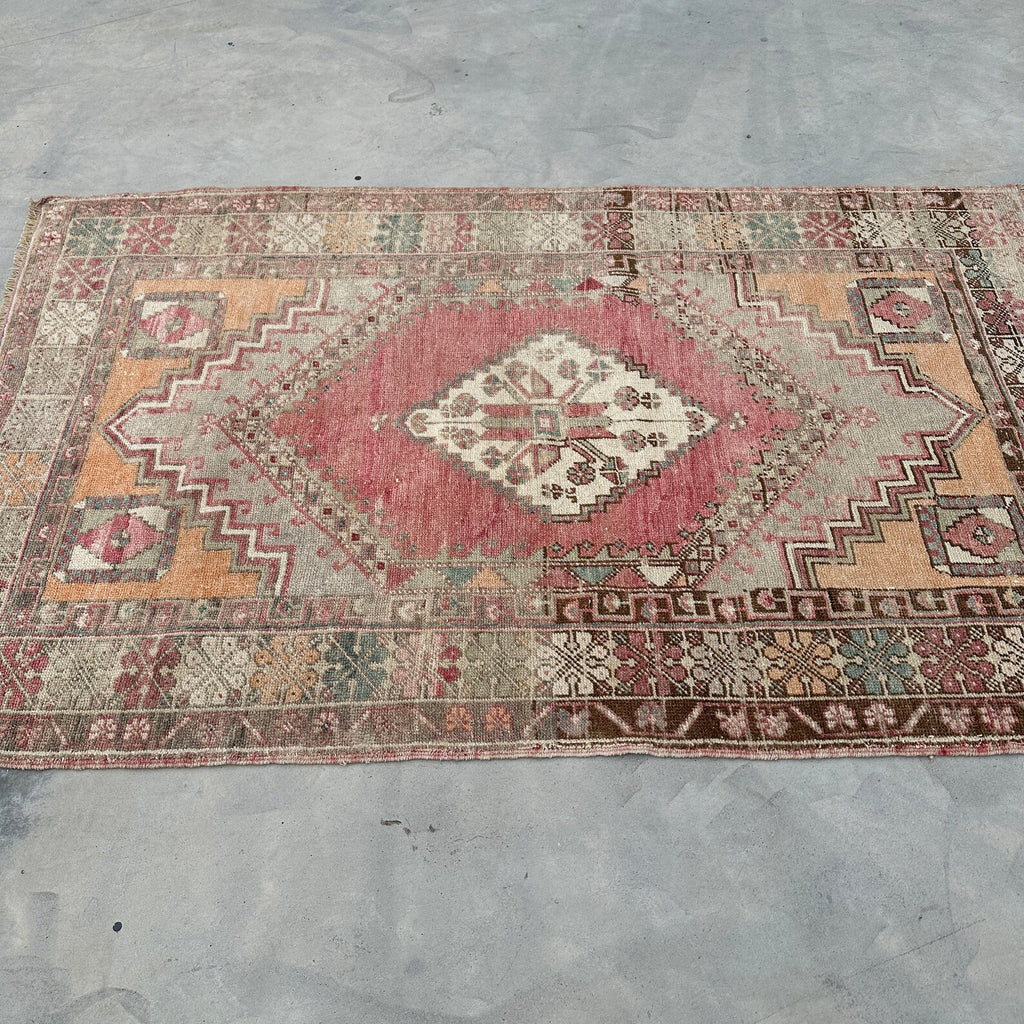 Vintage Turkish Accent Area rug 3.8 x 6.1 ft