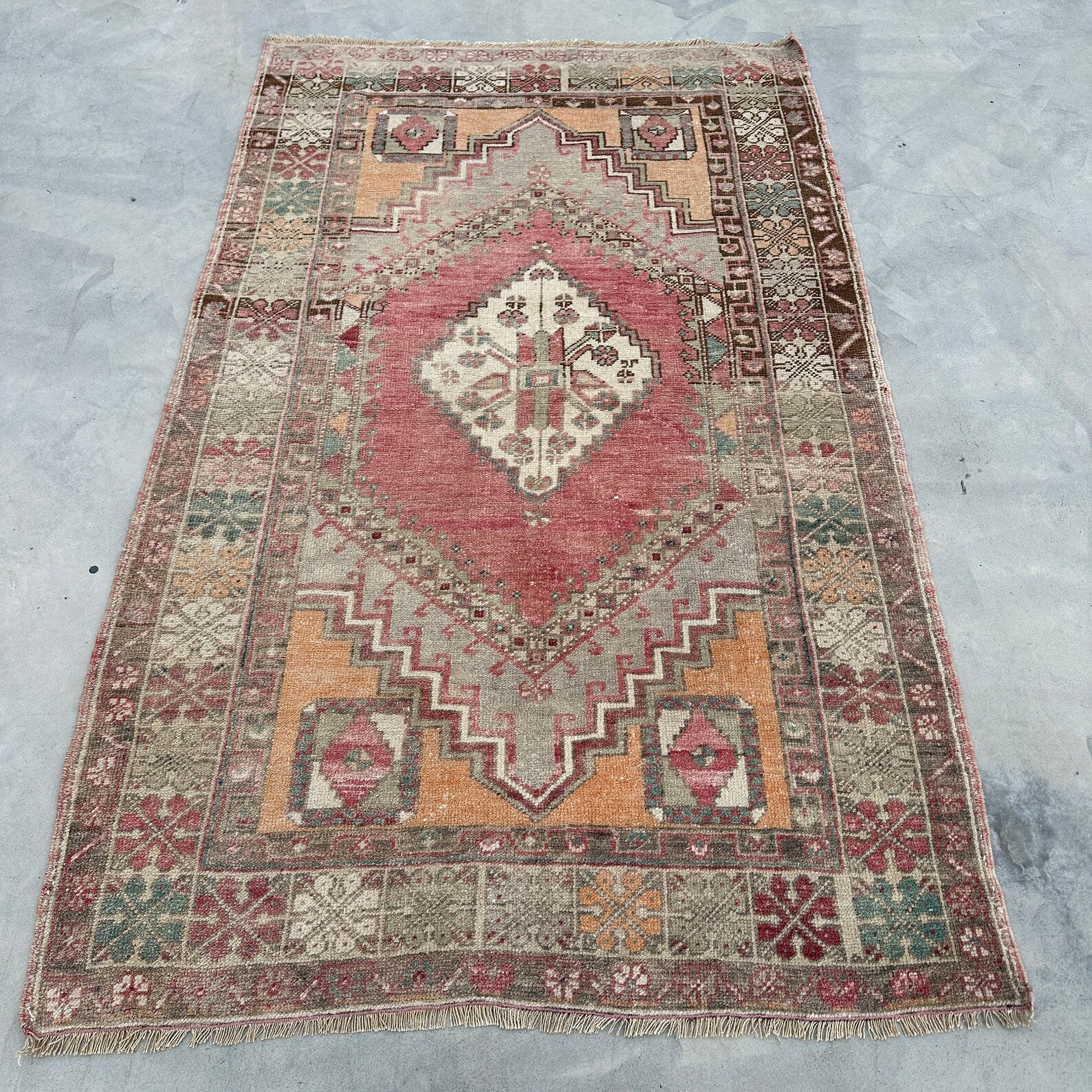 Vintage Turkish Accent Area rug 3.8 x 6.1 ft