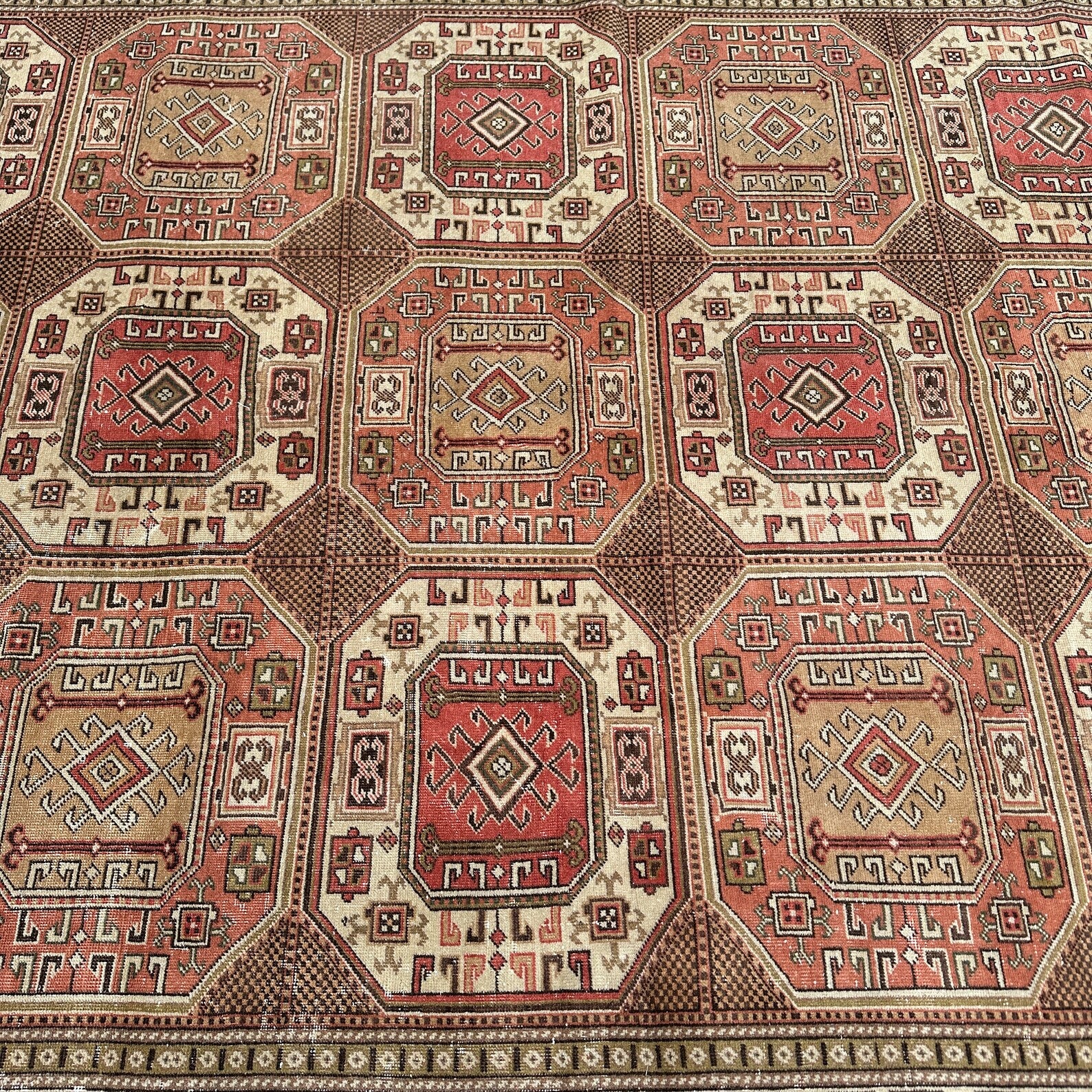 XL Vintage Turkish Accent Area rug 6.5 x 9.5 ft