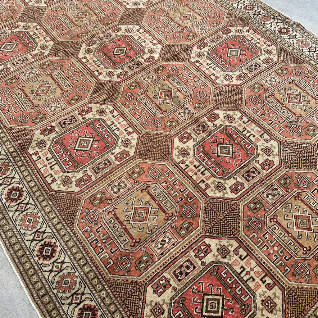 XL Vintage Turkish Accent Area rug 6.5 x 9.5 ft