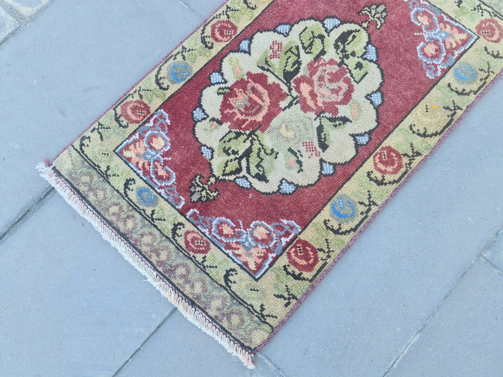 Vintage Turkish Mini Rug 1.6 x 2.8 ft