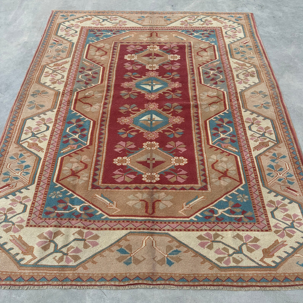 XL Vintage Turkish Accent Area rug 5.8 x 7.3 ft