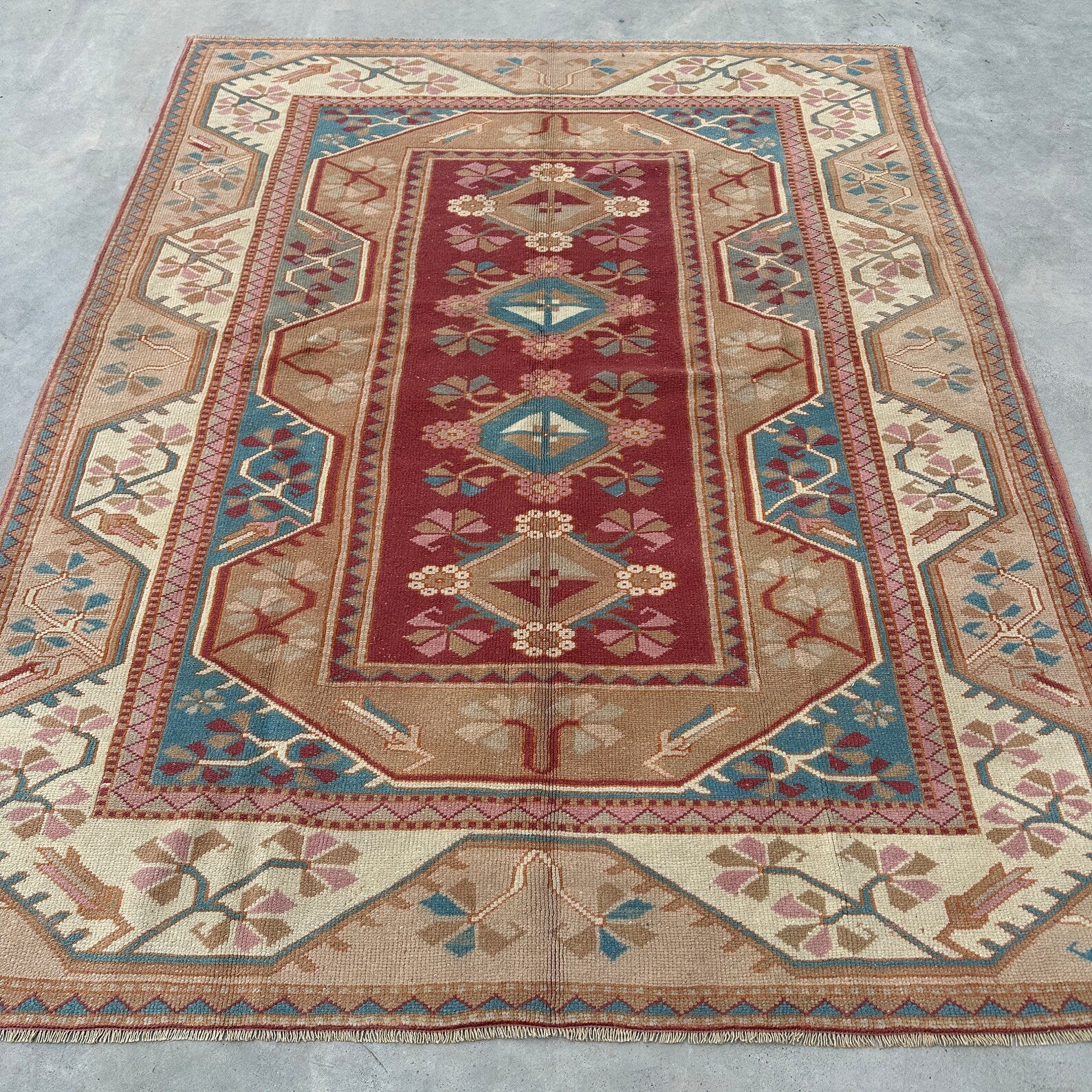 XL Vintage Turkish Accent Area rug 5.8 x 7.3 ft