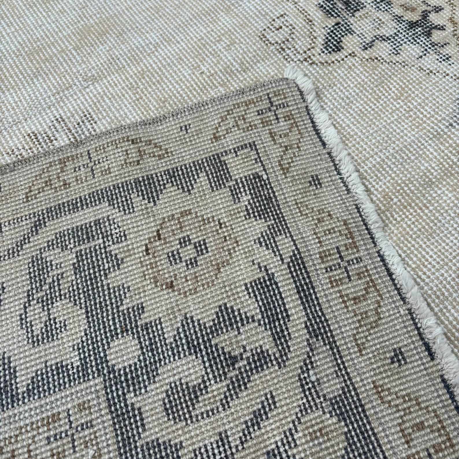 XL Vintage Turkish Accent Area Rug 6.3 x 9.7 ft