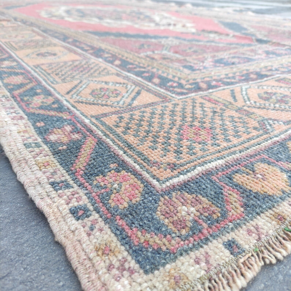 Vintage Turkish Accent Area rug 4.3 x 7.6 ft