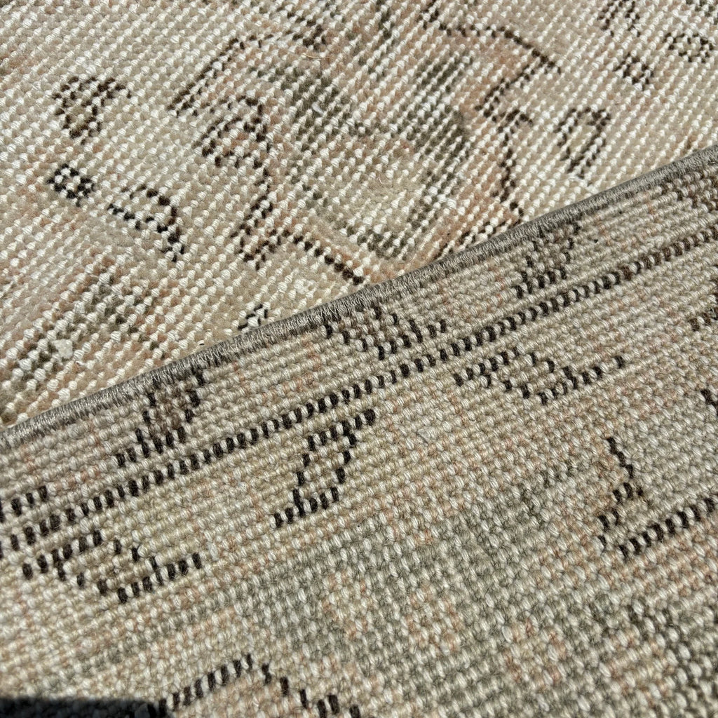 XL Vintage Turkish Accent Area rug 5.4 x 9.2 ft