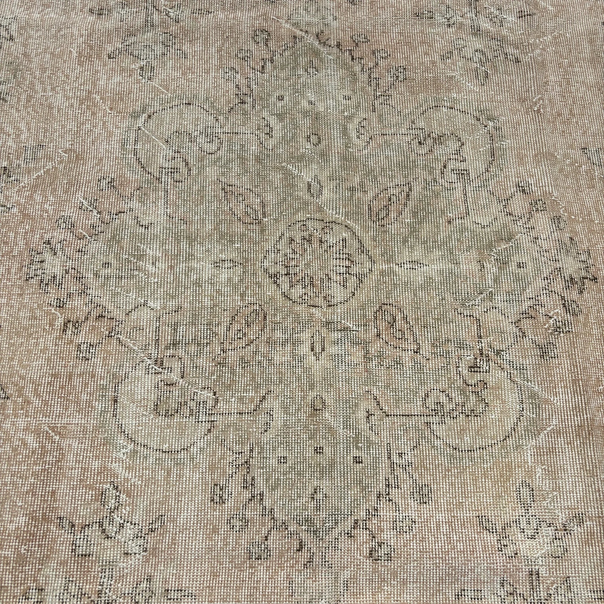 XL Vintage Turkish Accent Area rug 5.4 x 9.2 ft