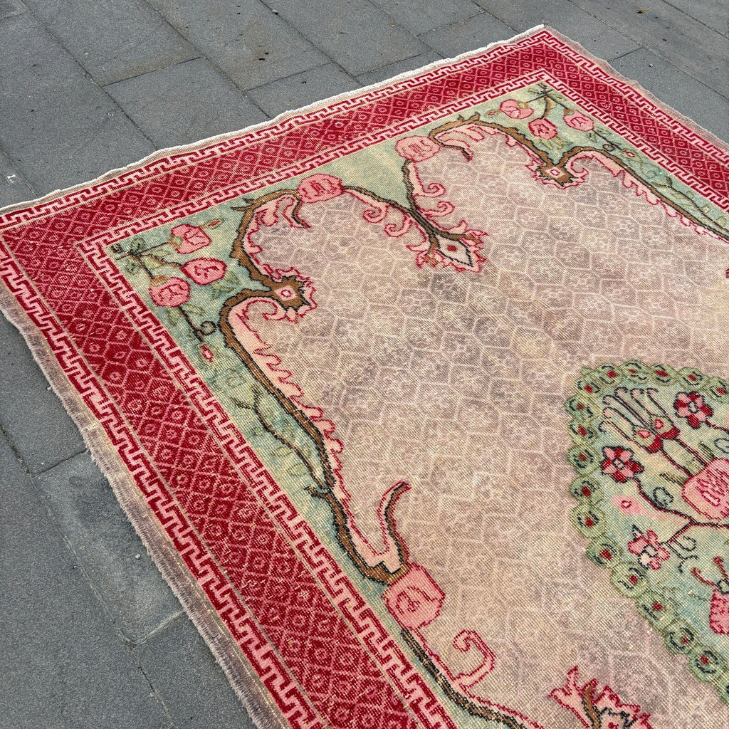 XL Vintage Turkish Accent Area Rug 5.9 x 9.7 ft