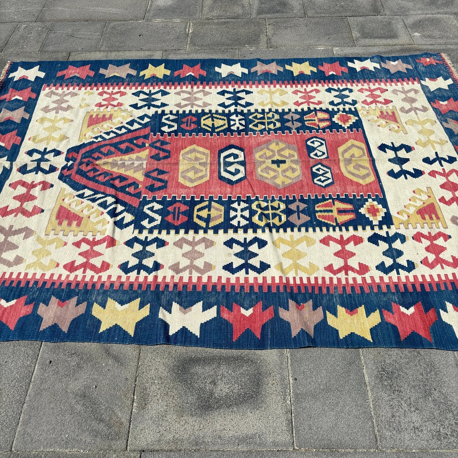 Vintage Turkish Accent Area rug 4.8 x 6.5 ft
