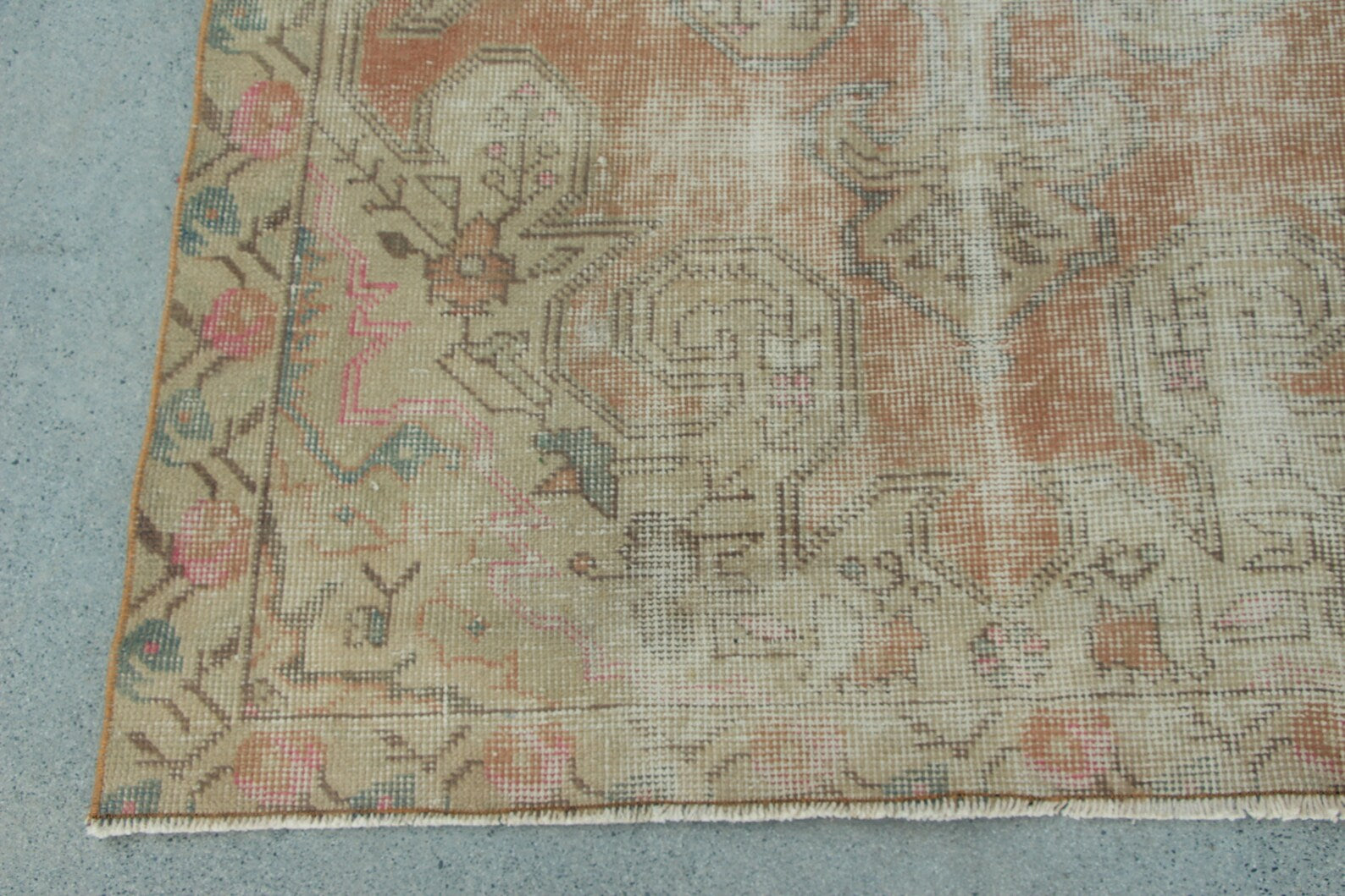 Vintage Turkish Accent Area rug 4.2 x 7.3 ft