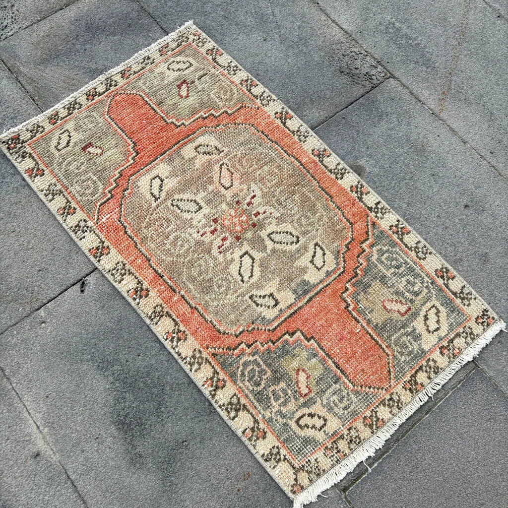 Vintage Turkish Mini Rug 1.5 x 2.7 ft