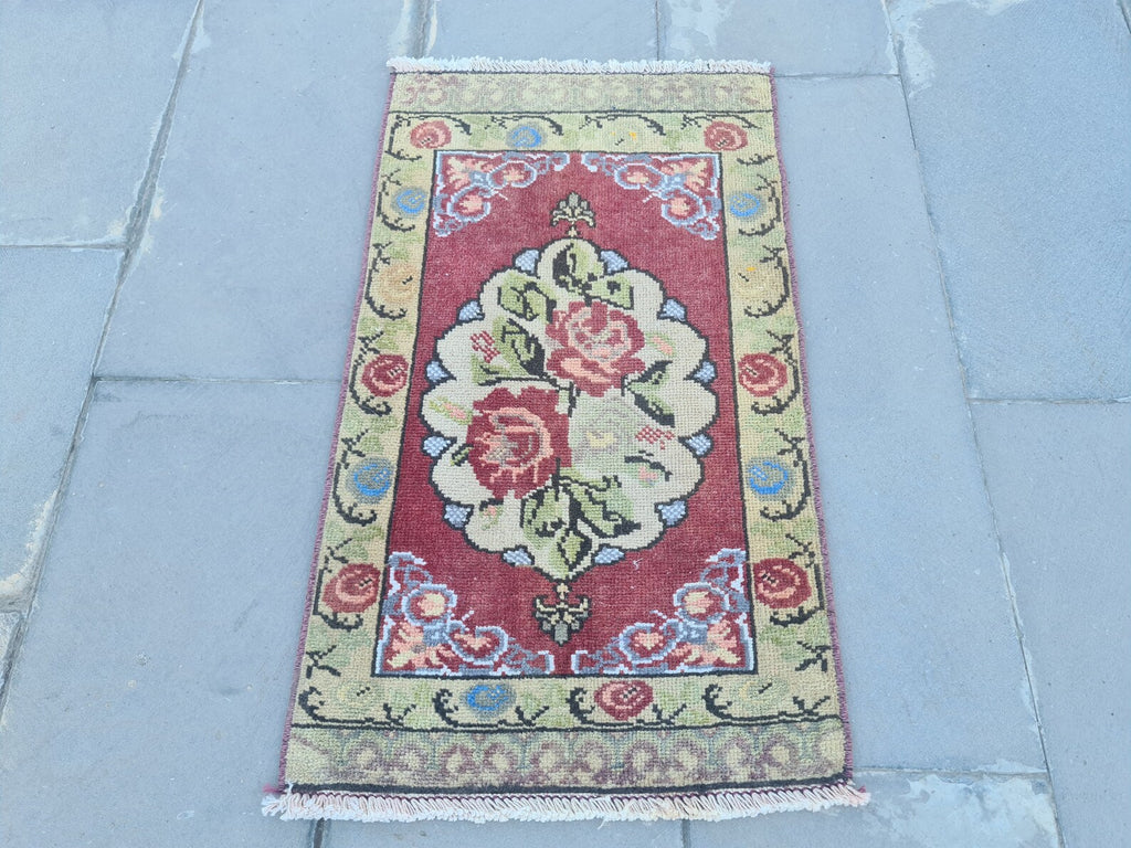 Vintage Turkish Mini Rug 1.6 x 2.8 ft