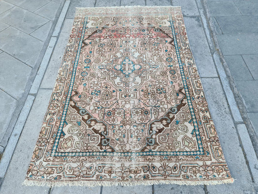 Vintage Persian Accent Area Rug 4.1 x 6.5 ft