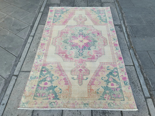 Vintage Turkish Accent Area rug 4.2 x 6.8 ft