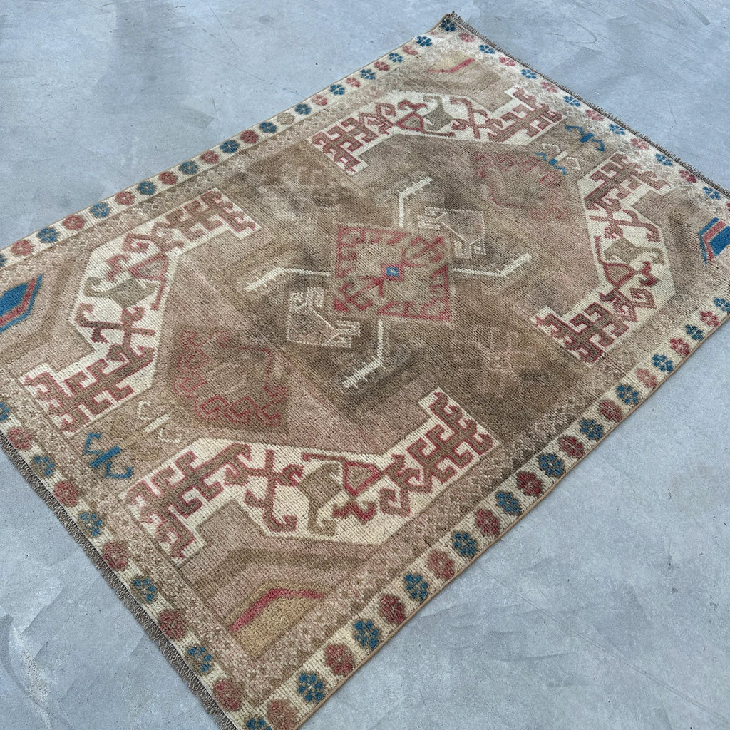 Vintage Turkish Accent Area rug 3.4 x 5 ft