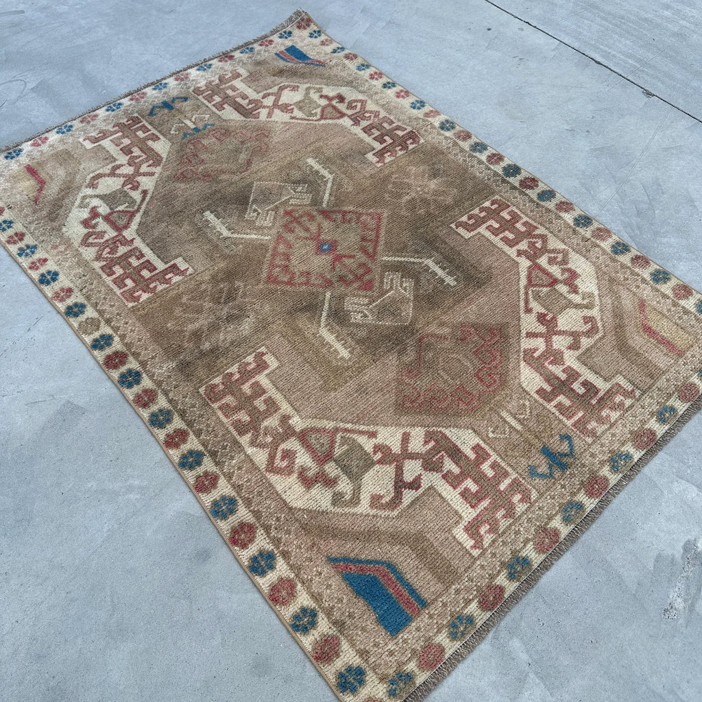 Vintage Turkish Accent Area rug 3.4 x 5 ft