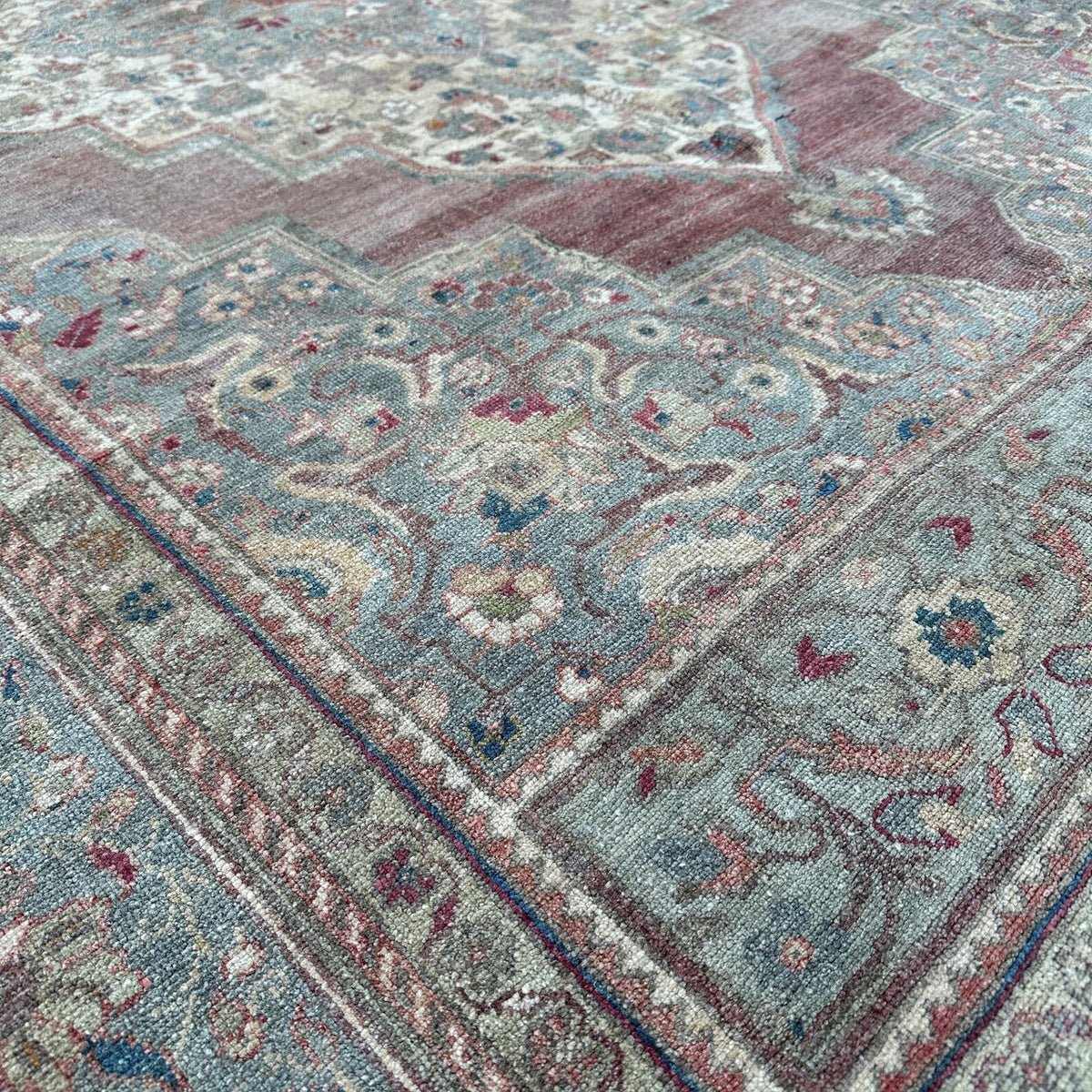 XL Vintage Turkish Accent Area Rug 5.9 x 8.4 ft