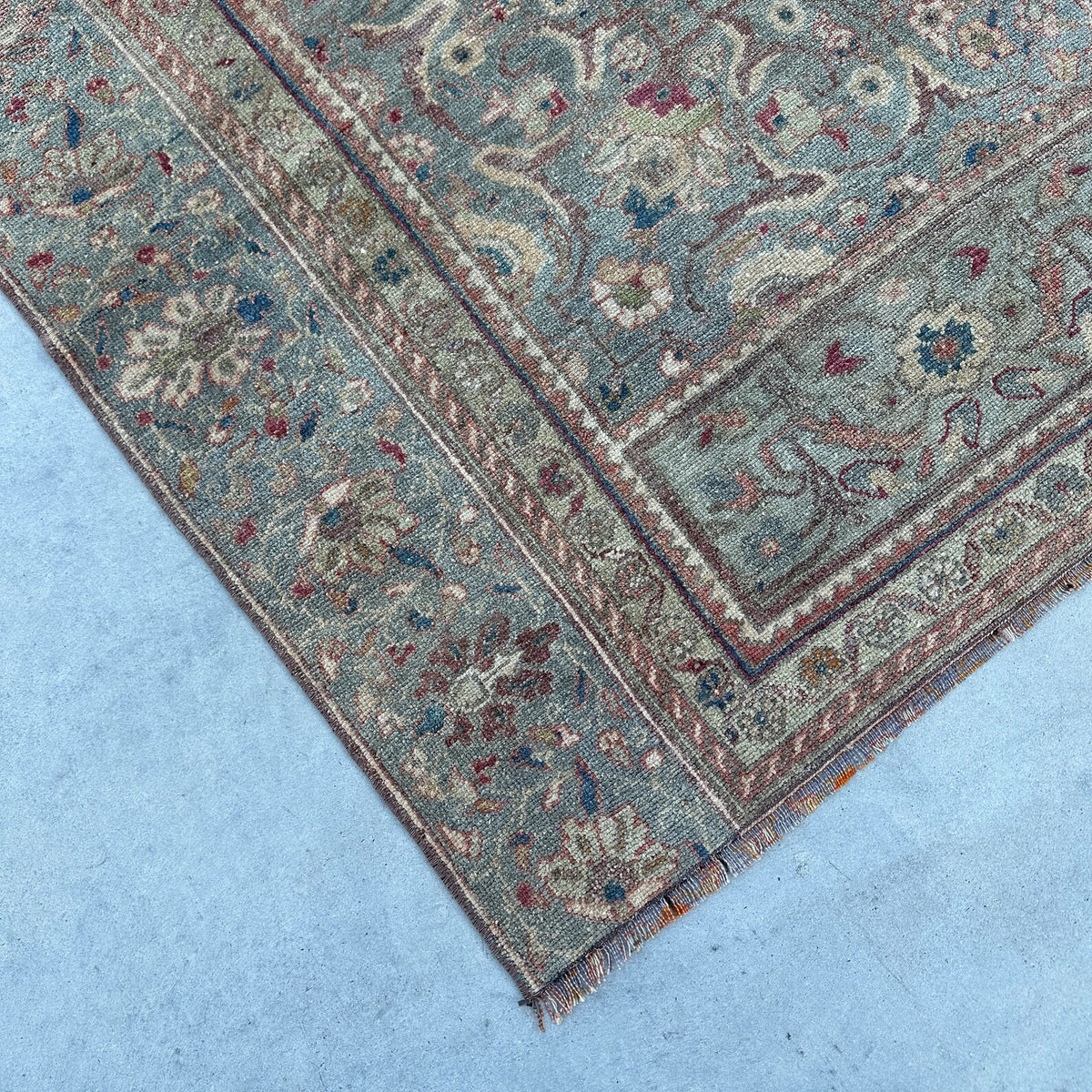 XL Vintage Turkish Accent Area Rug 5.9 x 8.4 ft