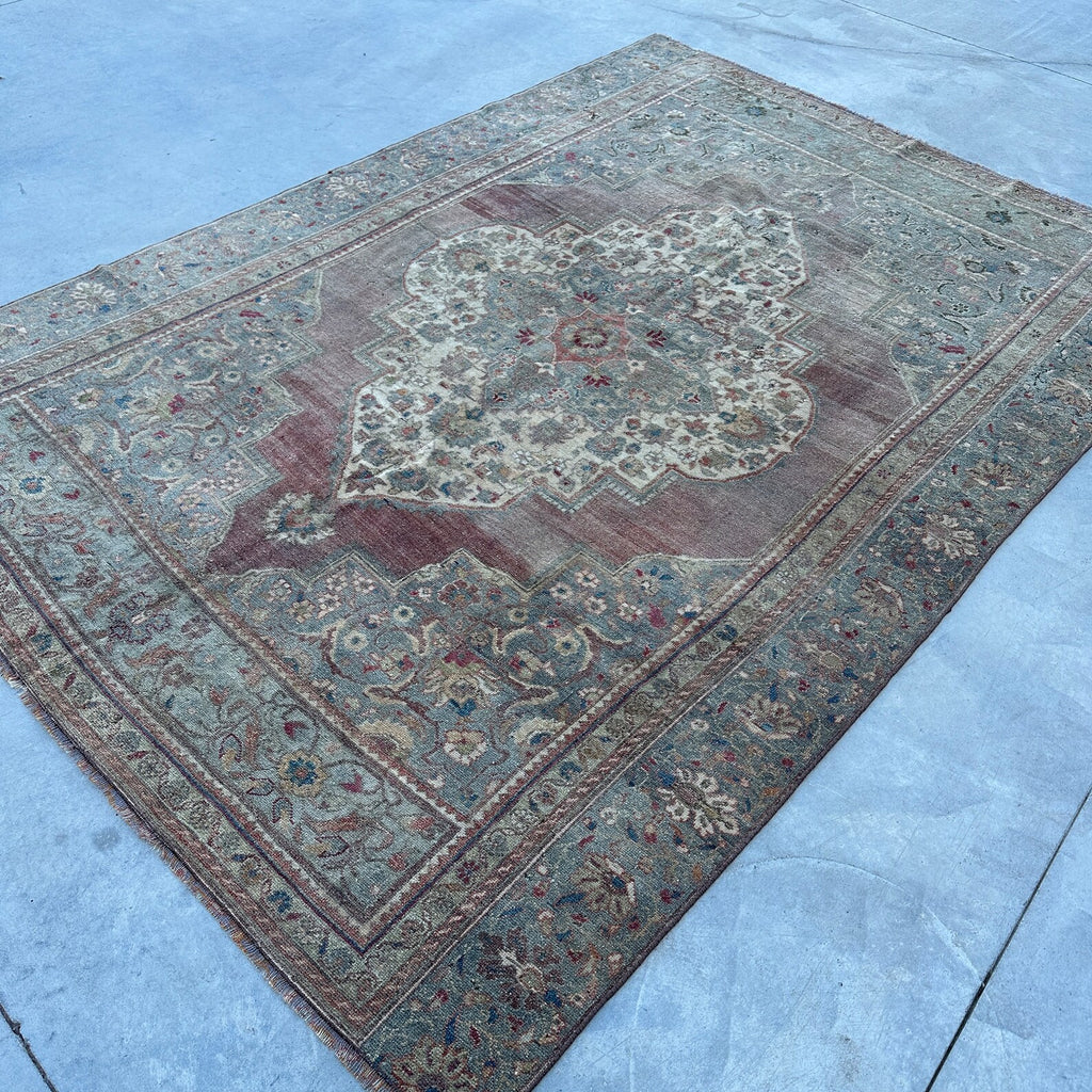 XL Vintage Turkish Accent Area Rug 5.9 x 8.4 ft