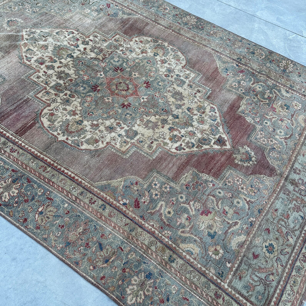 XL Vintage Turkish Accent Area Rug 5.9 x 8.4 ft