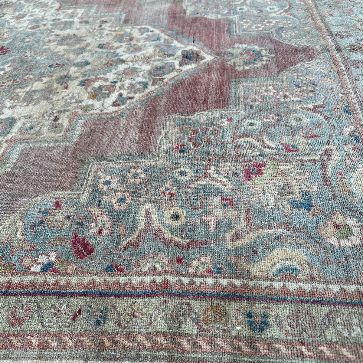 XL Vintage Turkish Accent Area Rug 5.9 x 8.4 ft