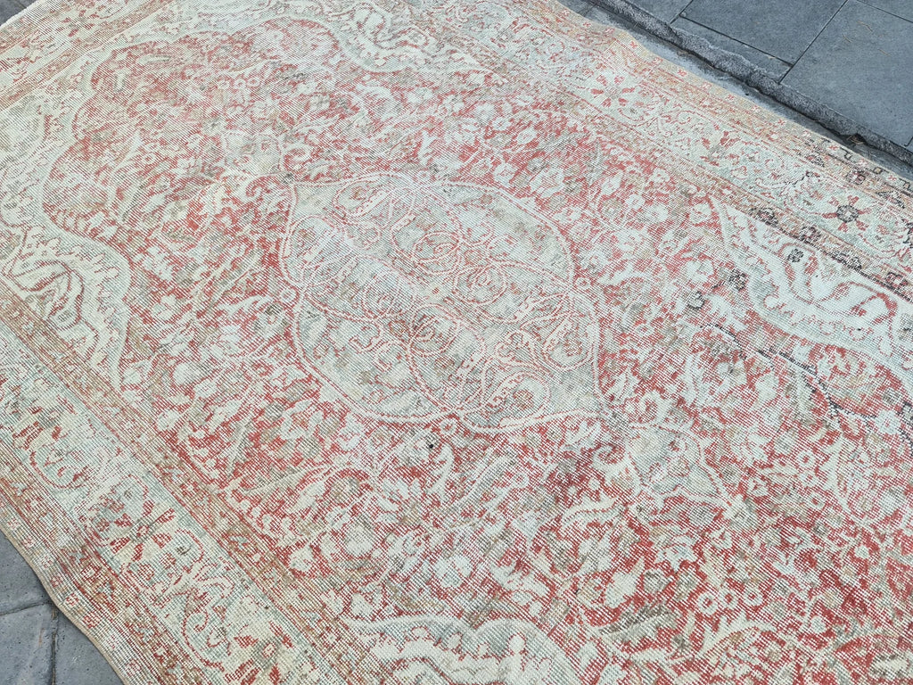XL Vintage Turkish Accent Area Rug 5.5 x 9.2 ft