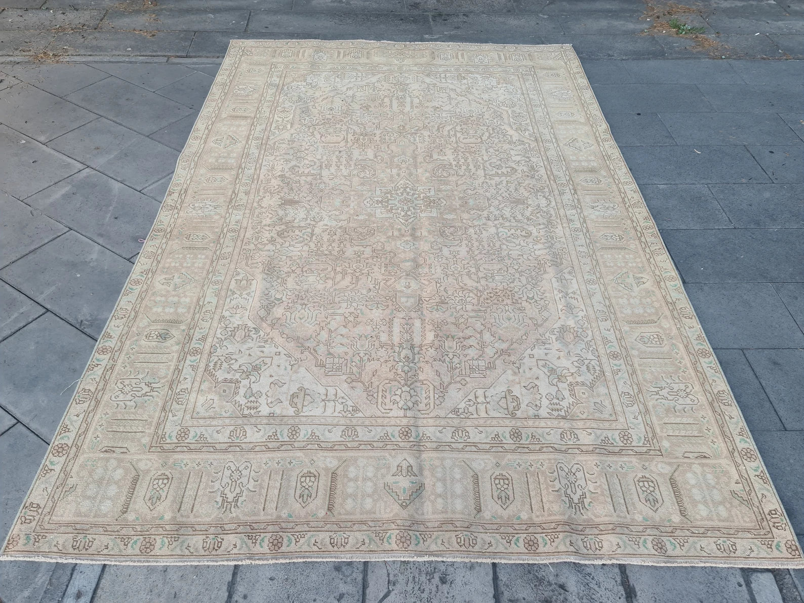 XL Vintage Turkish Accent Area Rug 6.3 x 9.7 ft