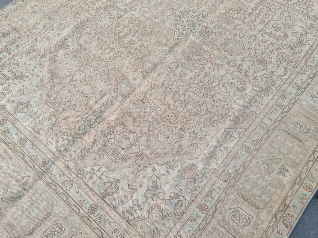 XL Vintage Turkish Accent Area Rug 6.3 x 9.7 ft
