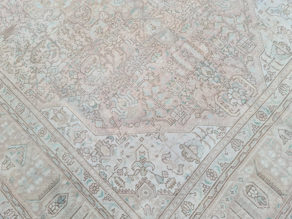 XL Vintage Turkish Accent Area Rug 6.3 x 9.7 ft