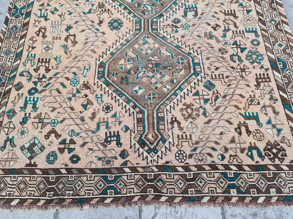 Vintage Persian Accent Area Rug 5 x 7.7 ft