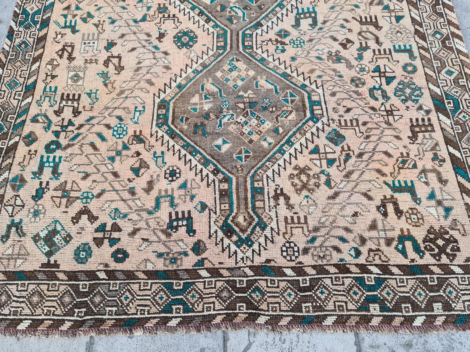 Vintage Persian Accent Area Rug 5 x 7.7 ft