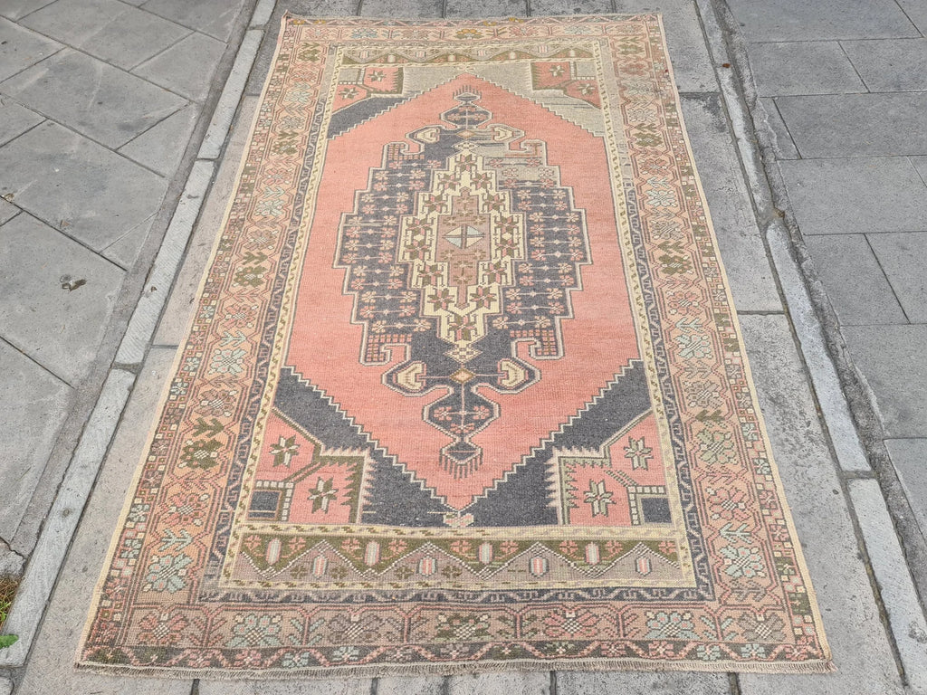 Vintage Turkish Accent Area rug 4.3 x 7.1 ft