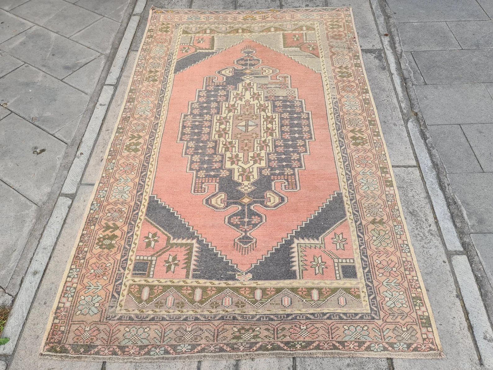 Vintage Turkish Accent Area rug 4.3 x 7.1 ft