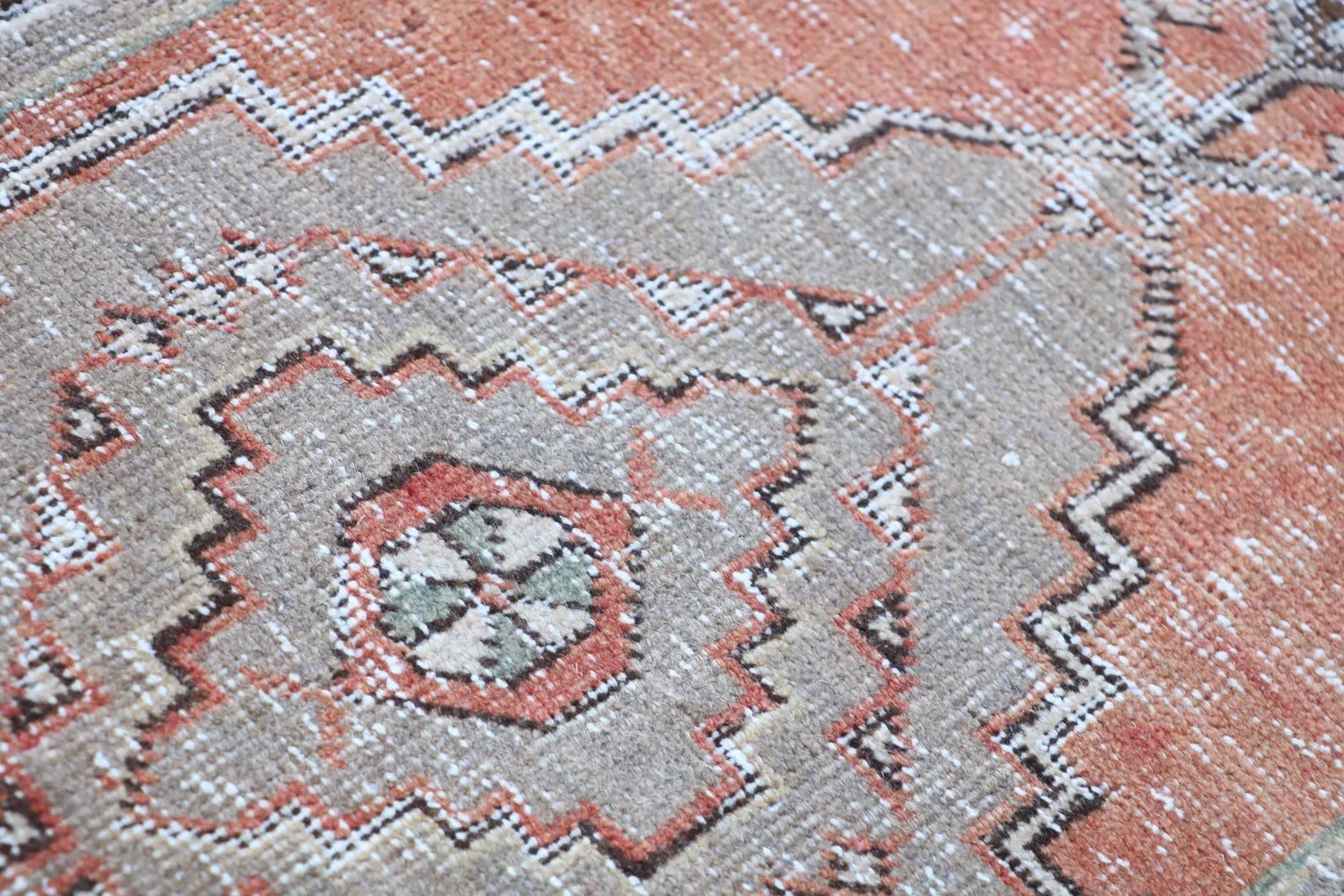 Vintage Turkish Mini Rug 1.5 x 2.5 ft